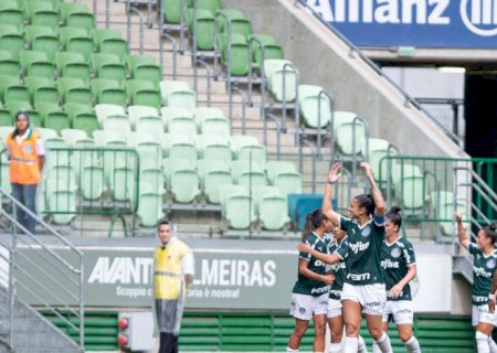 Palmeiras marca no fim e derrota o Santos pelo Brasileiro Feminino