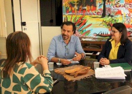 Secretarias discutem entrega de cestas para indígenas e políticas conjuntas