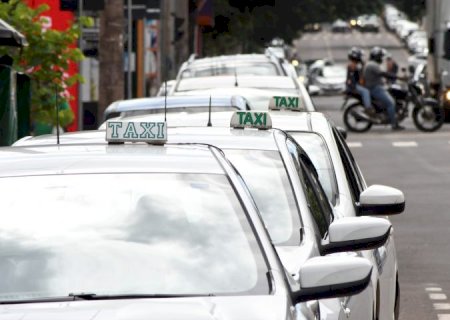 Taxistas têm isenção de ICMS na compra de veículos elétricos e híbridos