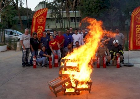 Colaboradores do TRE-MS participam do curso de Reciclagem Anual para Brigada de Incêndio