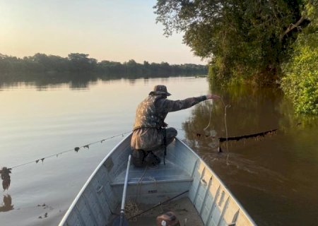Operação da PMA no feriado prendeu oito pessoas e apreendeu armas e barcos irregulares