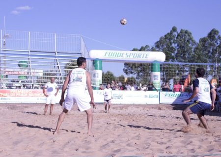 Festival de Praia terá disputas de beach tennis, futevôlei e hand beach