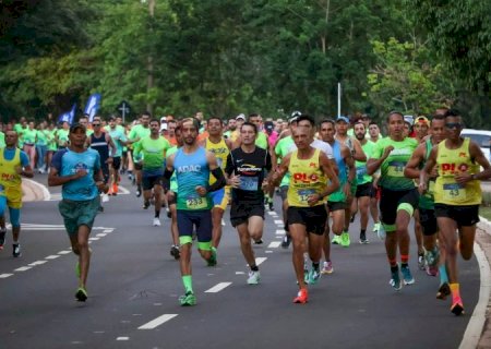 Corrida dos Poderes reúne milhares de pessoas e arrecada 2,5 mil brinquedos