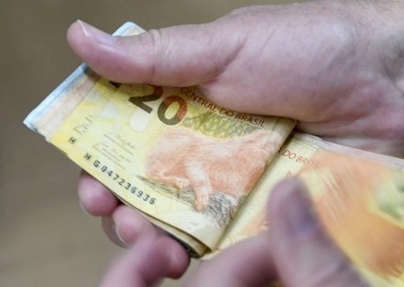 Servidores estaduais terão salários disponível para saque no sábado