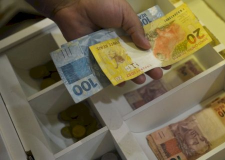 Salário mínimo de R$ 1.412 entra em vigor