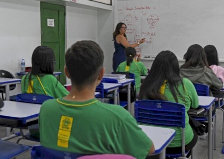 Rede Estadual de Ensino efetiva matrículas de alunos até dia 12