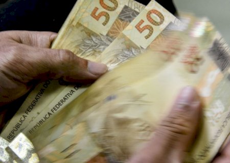 Programa do Governo do Estado que paga salário mínimo a estudantes abre inscrições