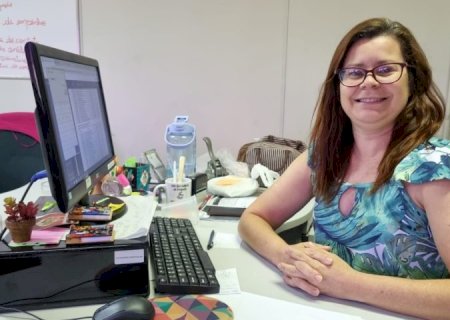 Servidora do Detran intérprete de Libras coloca em prática 26 anos de experiência