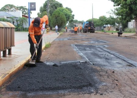 Prefeitura e Estado devem assinar acordo para recapeamento no Água Boa e 4º Plano