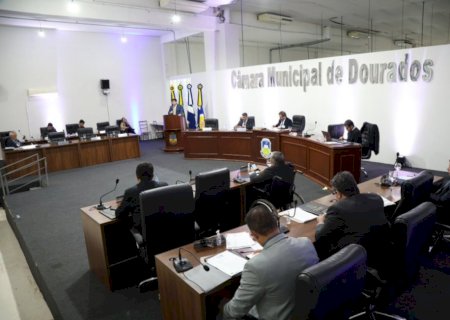 Vereadores apreciaram 14 projetos na 17&ordf; sess&atilde;o ordin&aacute;ria