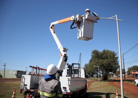 Prefeitura inicia instalação de nova iluminação de LED