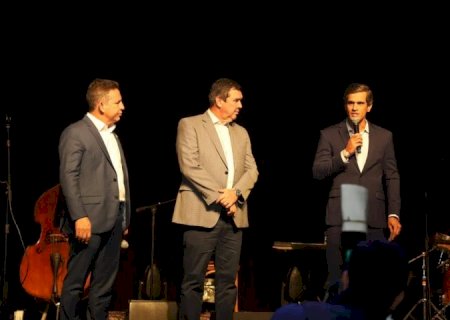 Em SP, Riedel avança em discussões pós MS Day e recebe homenagem por ação pró Pantanal