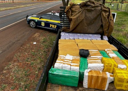 PRF apreende 1,5 tonelada de maconha em Vicentina