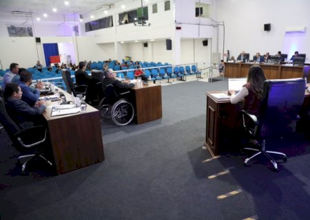 Vereadores votam oito projetos na volta das sessões