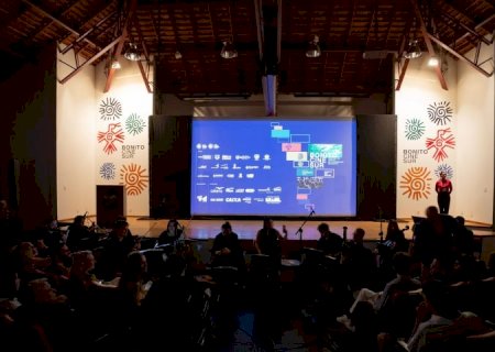 Festival Bonito Cinesur exibe filmes da América do Sul e destaca a importância do cinema para o turismo