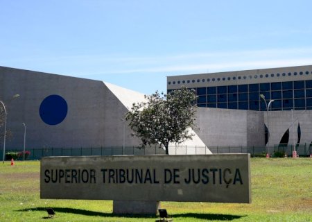Motorista de aplicativo pode ser suspenso imediatamente por ato grave, mas plataforma deve garantir defesa posterior