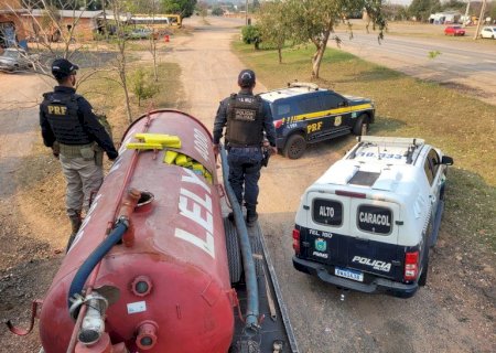 PRF e PM apreendem 1,3 tonelada de maconha em Caracol