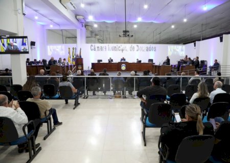C&acirc;mara de Dourados conclui vota&ccedil;&atilde;o da  LDO e aprova outros 16 projetos de lei