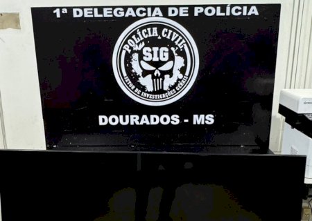 Mulher é presa pela Polícia Civil em Dourados, por receptação e posse ilegal de arma de fogo