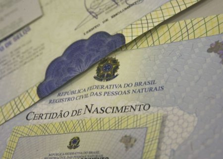 Projeto dispensa comprovação do estado civil dos pais na certidão de nascimento