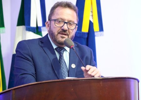 Laudir cobra informa&ccedil;&otilde;es sobre obras no Altos do Indai&aacute; e melhorias em infraestrutura e seguran&ccedil;a