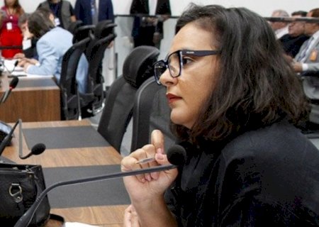 Deputada Gleice Jane cobra reforma urgente para escola com 480 alunos em Dourados