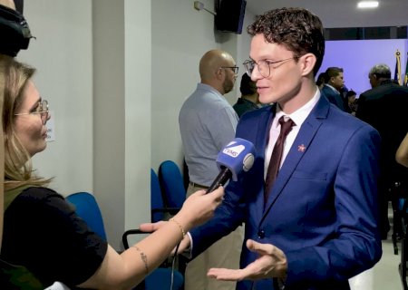 Franklin defende que nenhuma crian&ccedil;a fique fora da escola em Dourados