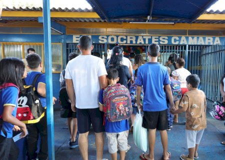 Prefeitura regulamenta proibição do uso de celular nas escolas municipais