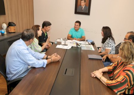 Marçal recebe diretoria do Hospital de Amor e defende atendimento humanizado