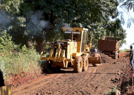 Prefeitura inicia cascalhamento em vias nunca atendidas na Reserva Indígena