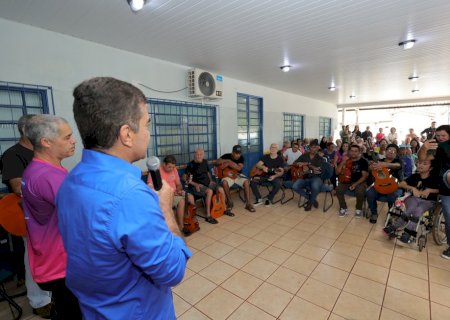 Mulheres no Centro Dorcelina Folador são homenageadas pela prefeitura