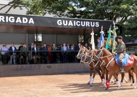 Prefeitura participa de celebração do Dia do Exército Brasileiro