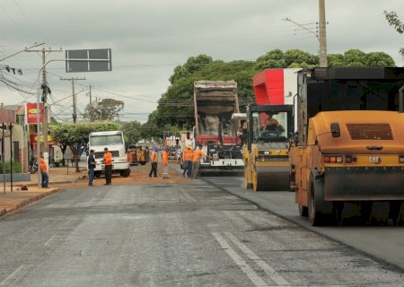 Prefeitura e Governo do Estado iniciam recapeamento histórico no Jardim Água Boa