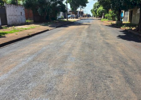 Tapa-buraco de qualidade garante mais durabilidade ao asfalto em Dourados