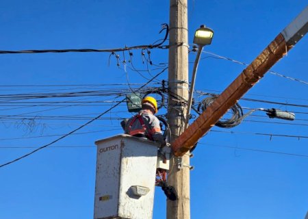 Prefeitura amplia implantação de iluminação pública em LED