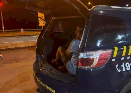 Empresário de Itaporã é preso com 235 kg de cocaína camuflados entre fardos de erva mate