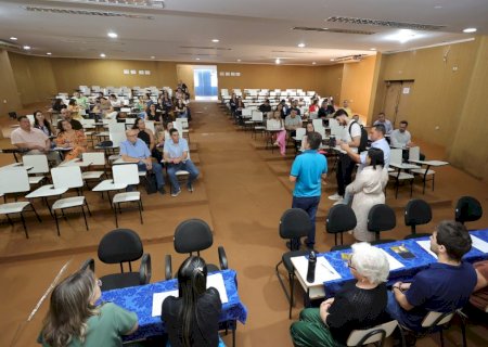 Prefeitura dá posse a mais 30 profissionais que vão atuar na rede pública de saúde