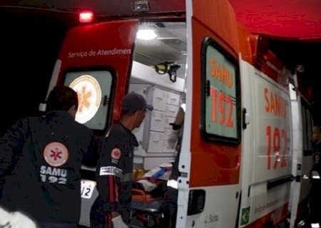 Jovem é esfaqueado e agredido com facões por 15 homens em Dourados
