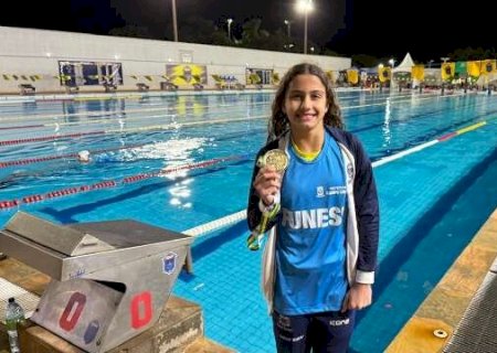 Aos 12 anos, nadadora de Campo Grande brilha e fatura 4 ouros no Brasileiro