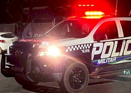 Jovem de 21 anos causa confusão e foge após perseguição policial no Centro de Dourados
