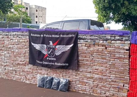 Traficante foge e abandona Hilux lotada de drogas em milharal após perseguição em Dourados