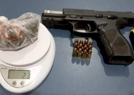 Em Caarapó, PM apreende arma, drogas e encaminha 4 pessoas para delegacia