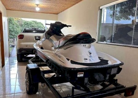 PF apreende armas, caminhonetes de luxo e jet sky em ação contra traficantes