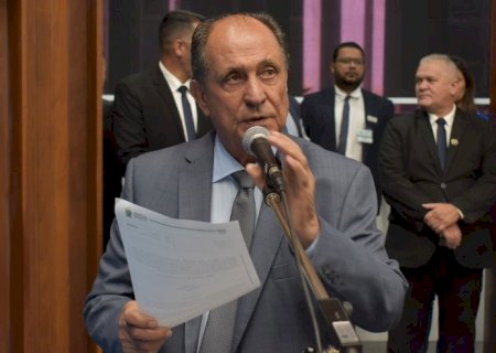 Zé Teixeira solicita investimentos na educação em Dourados e Ivinhema