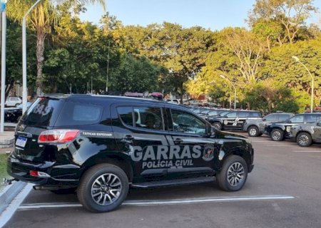 Policiais civis prendem homem que conduzia veículo carregado de contrabando em bairro da Capital