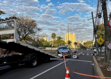 Jovem destrói carro do pai no dia em que CNH provisória vencia