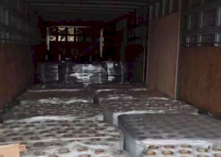 PF apreende carreta com R$ 1 milhão em essências de narguilé e desarticula  contrabando em Dourados
