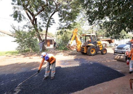 Prefeitura leva serviço de recuperação asfáltica para a região do Grande Flórida