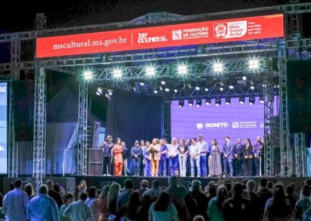 Governo de MS abre Festival de Inverno de Bonito 2025 em clima de celebração cultural