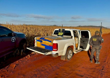 Após perseguição, traficante abandona caminhonete com 1,3t de maconha em milharal